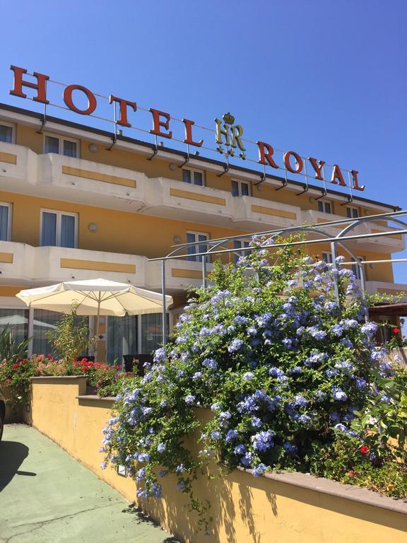 Hotel Royal בוסה מראה חיצוני תמונה