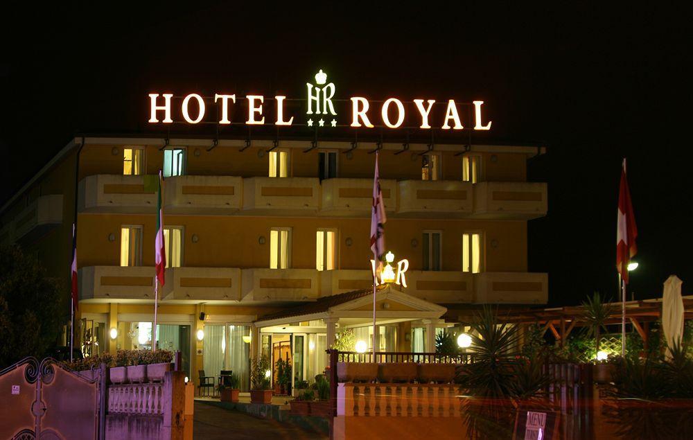 Hotel Royal בוסה מראה חיצוני תמונה